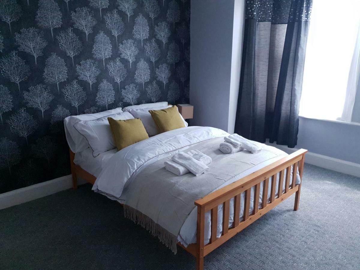 Grandeur Holiday Home, With Free Parking Клактон-он-Си Экстерьер фото
