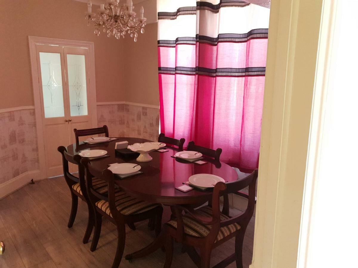 Grandeur Holiday Home, With Free Parking Клактон-он-Си Экстерьер фото